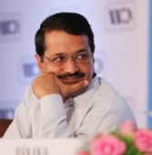 नाबालिगों से दुष्कर्म को लेकर केजरीवाल का मोदी, जंग पर हमला